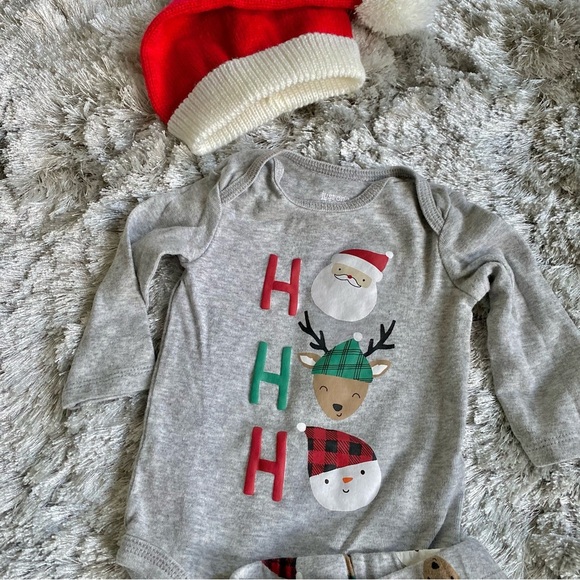 Carter’s Santa Baby Bodysuit and Pants Set - Picture 2 of 4